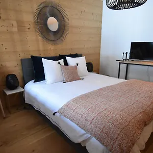 https://saphir04.hotels-rhonealpes.com